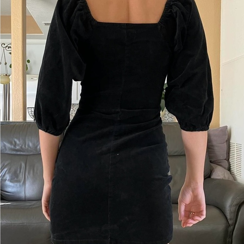 Missguided+ Black Button-Front Velvet Mini Dress - Picture 2 of 4